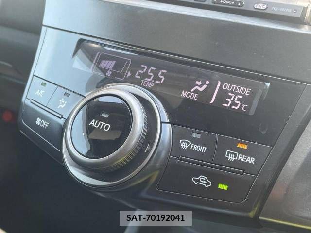 Toyota PRIUS ALPHA 2014-10 366767-6