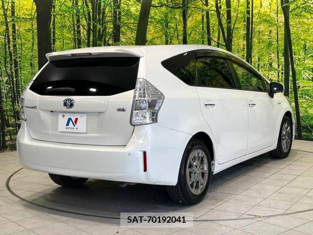 Toyota PRIUS ALPHA 2014-10 366767-17