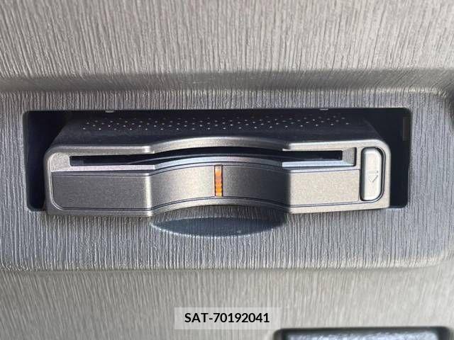 Toyota PRIUS ALPHA 2014-10 366767-4