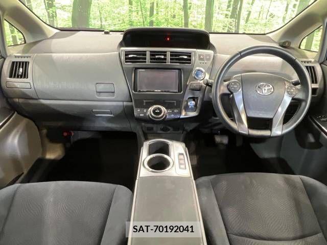 Toyota PRIUS ALPHA 2014-10 366767-1