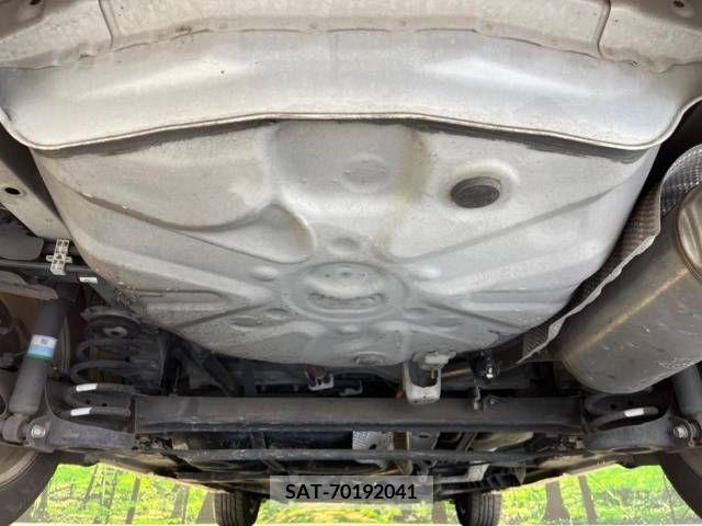 Toyota PRIUS ALPHA 2014-10 366767-19