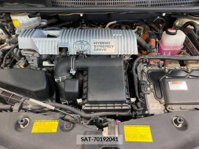 Toyota PRIUS ALPHA 2014-10 366767-18