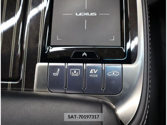 Lexus LS 2017-11 304738-12