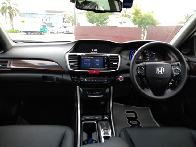 Honda ACCORD HYBRID 2017-10 8477-8