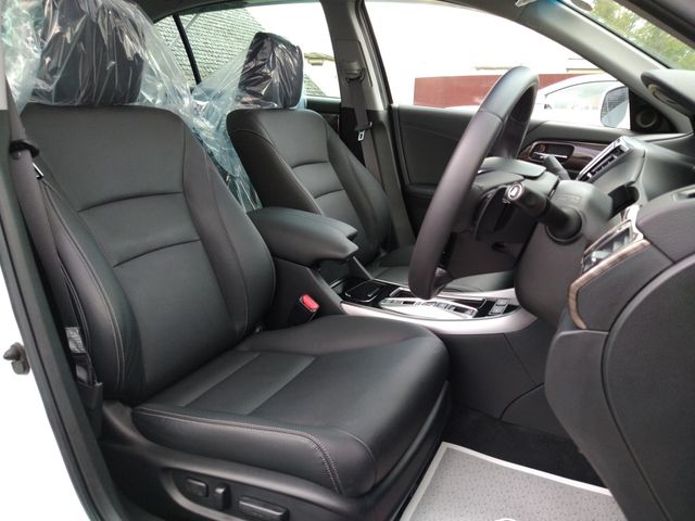 Honda ACCORD HYBRID 2017-10 8477-10
