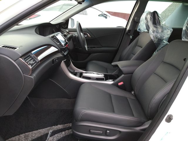 Honda ACCORD HYBRID 2017-10 8477-24