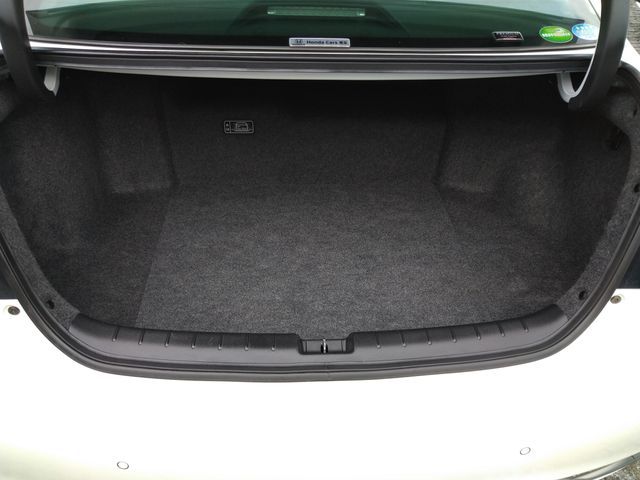Honda ACCORD HYBRID 2017-10 8477-28
