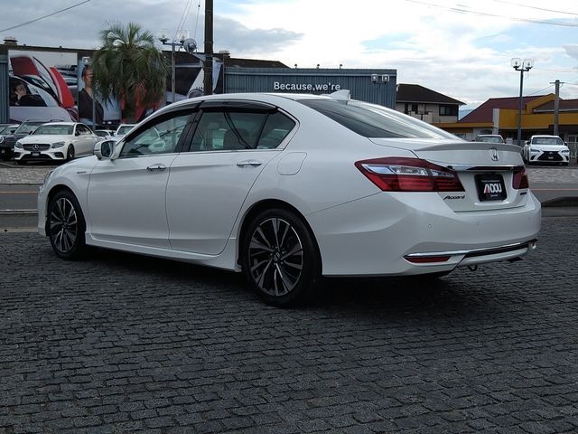 Honda ACCORD HYBRID 2017-10 8477-3