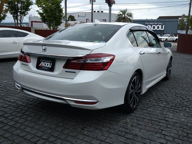 Honda ACCORD HYBRID 2017-10 8477-6
