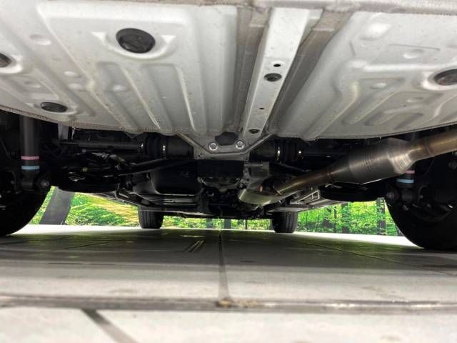 Toyota NOAH 2023-04 195622-19