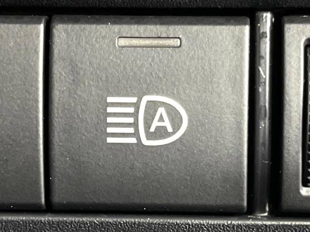Toyota NOAH 2023-04 195622-6