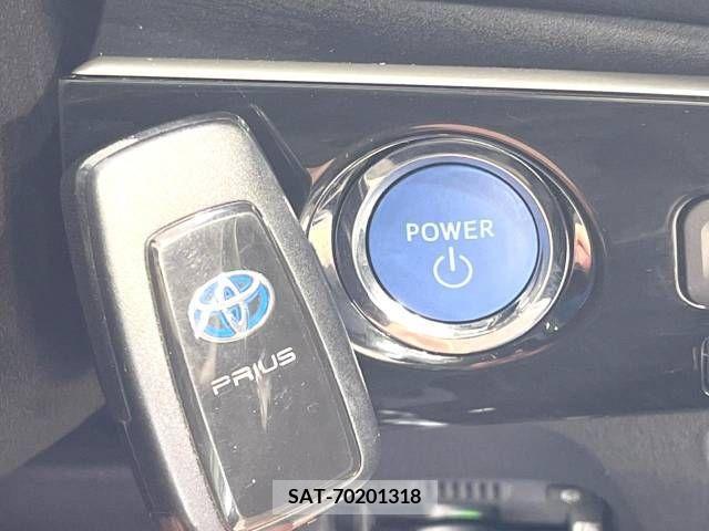 Toyota PRIUS 2022-01 236232-7