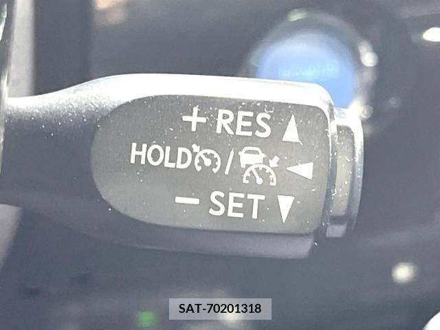 Toyota PRIUS 2022-01 236232-5