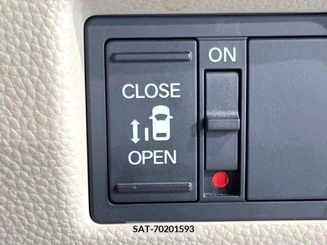 Honda N BOX 2018-06 306982-6