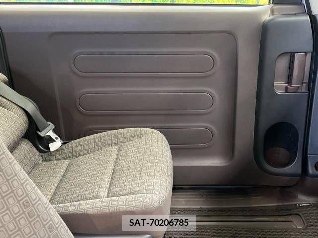 Toyota SPADE 2012-09 379018-5