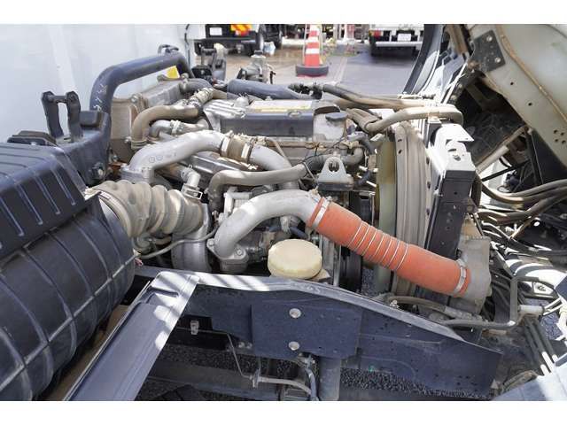 Isuzu FORWARD 2017-01 24064-13