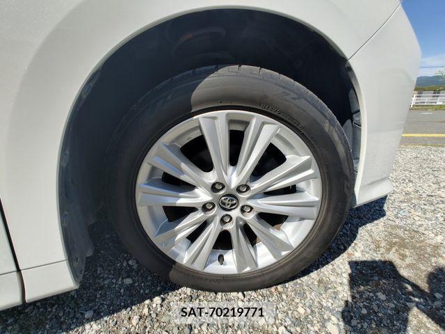 Toyota ALPHARD 2017-09 280416-12