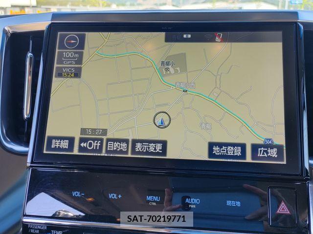 Toyota ALPHARD 2017-09 280416-13