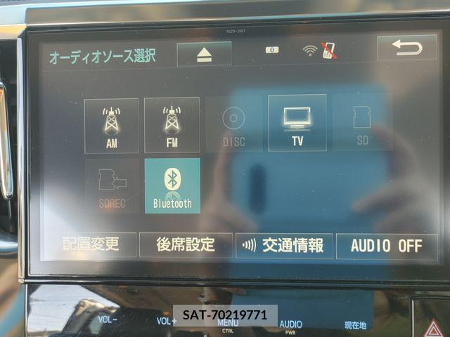 Toyota ALPHARD 2017-09 280416-14