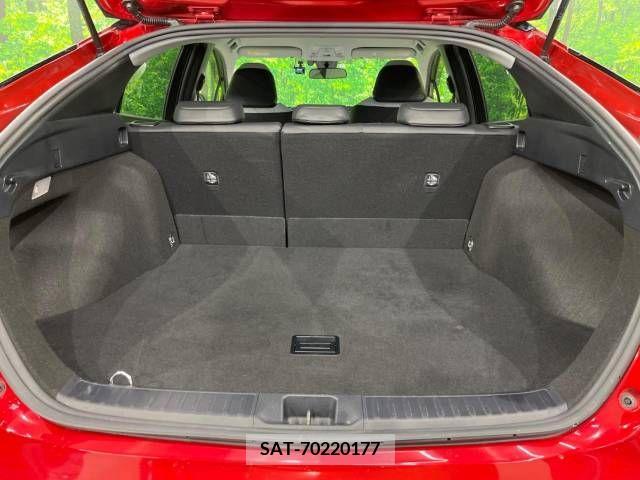 Toyota PRIUS 2016-04 322616-10