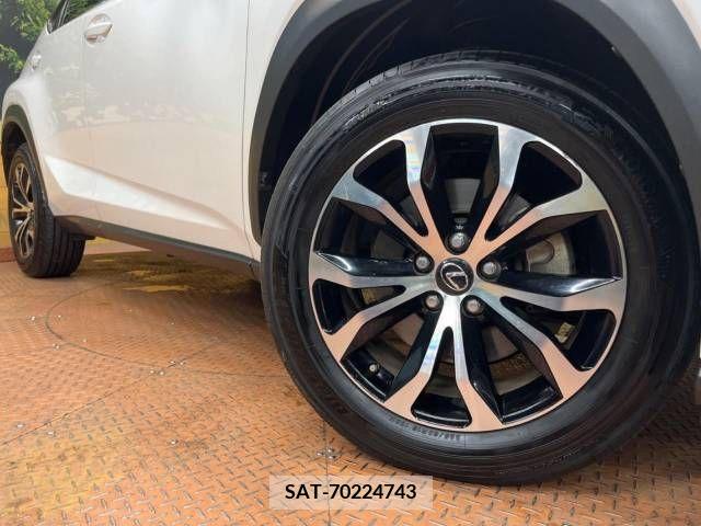 Lexus NX 2015-08 362909-12