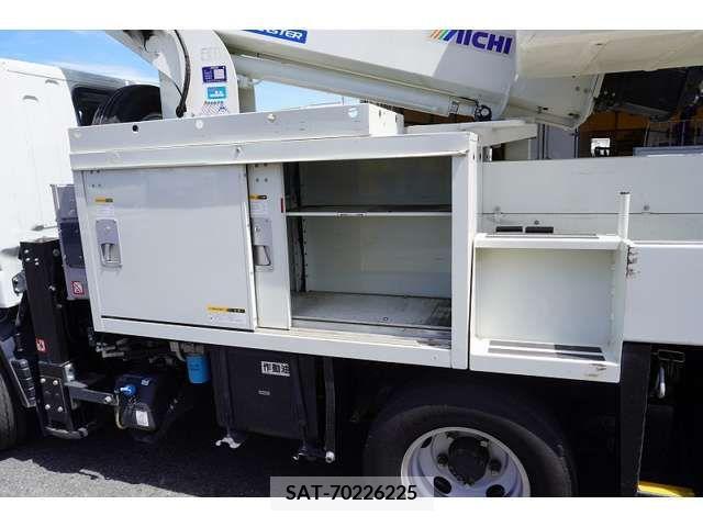 Mitsubishi CANTER 2018-03 342406-17