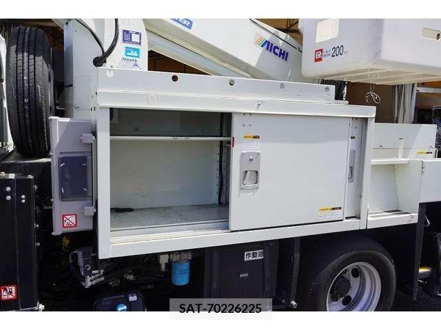 Mitsubishi CANTER 2018-03 342406-16