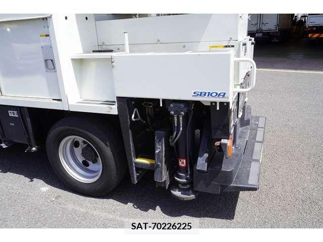 Mitsubishi CANTER 2018-03 342406-18