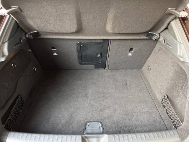 Mercedes Benz GLA-CLASS 2014-11 196720-12