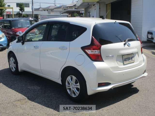 Nissan NOTE 2017-04 302418-8