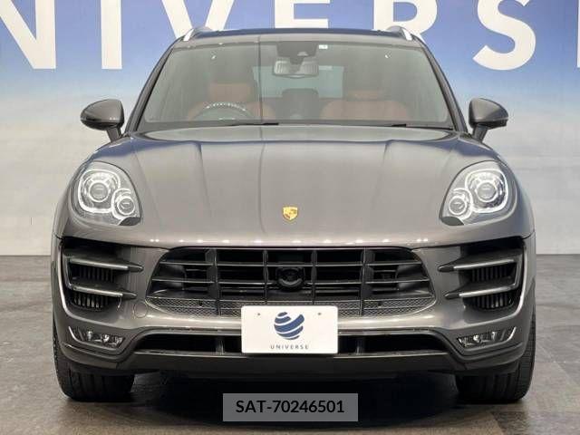 Porsche MACAN 2015-03 320067-11