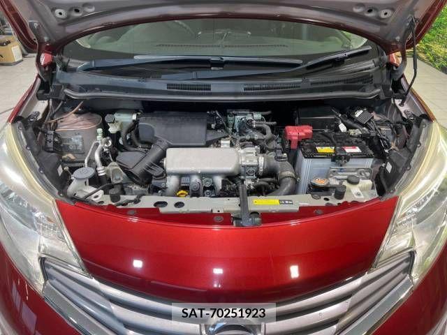 Nissan NOTE 2013-12 365348-16