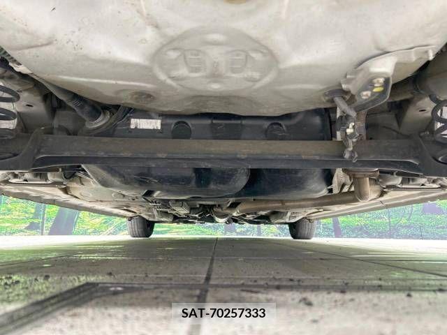 Toyota SPADE 2014-03 378489-18