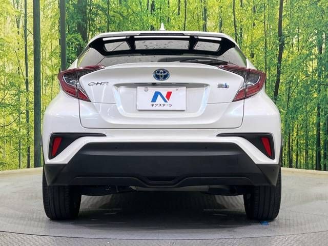 Toyota C-HR 2018-08 196372-16
