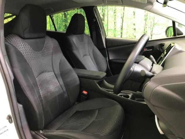 Toyota PRIUS 2017-07 6590-11