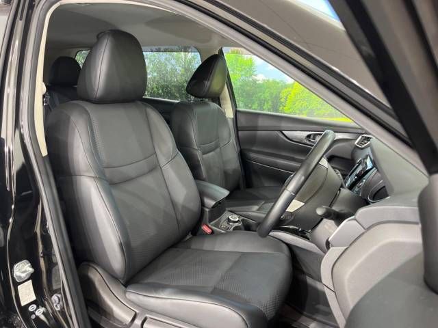Nissan X-TRAIL 2015-02 2095-10