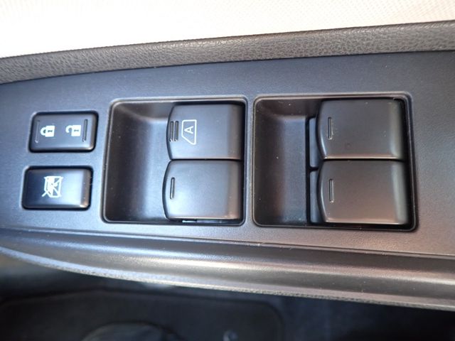 Nissan NOTE 2019-07 4831-8