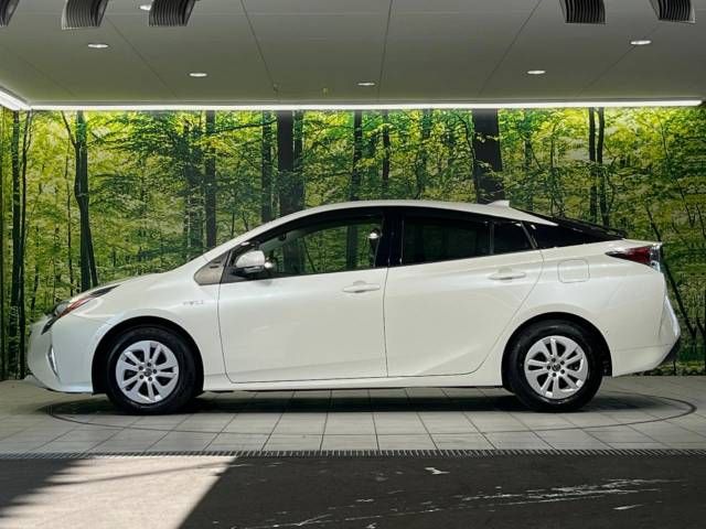 Toyota PRIUS 2018-08 180517-16