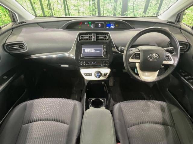 Toyota PRIUS 2018-08 180517-1