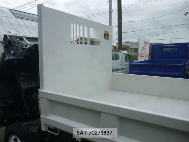 Hino DUTRO 2023-09 348122-8