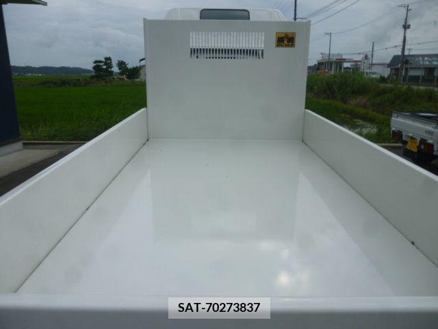 Hino DUTRO 2023-09 348122-9