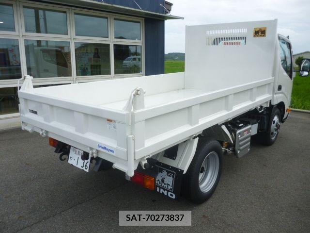 Hino DUTRO 2023-09 348122-1
