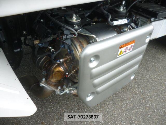 Hino DUTRO 2023-09 348122-18