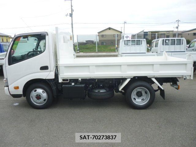 Hino DUTRO 2023-09 348122-17