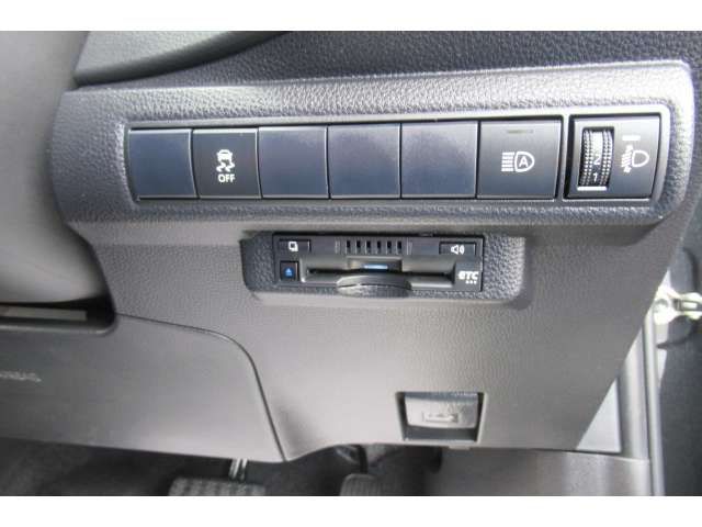 Toyota COROLLA TOURING 2021-04 14179-12