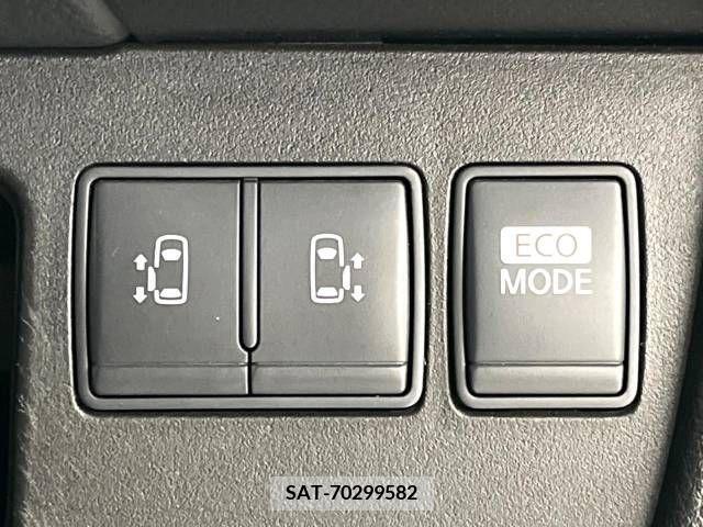 Nissan SERENA 2011-12 284308-4