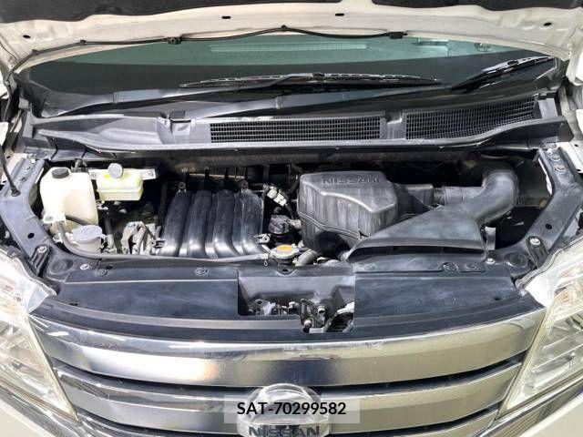 Nissan SERENA 2011-12 284308-18