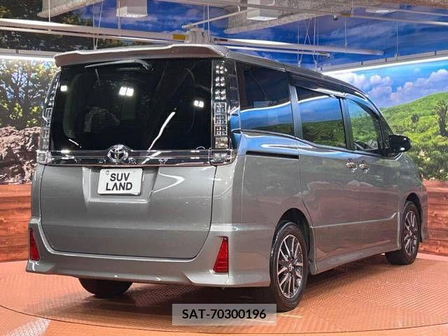 Toyota VOXY 2017-03 288974-14