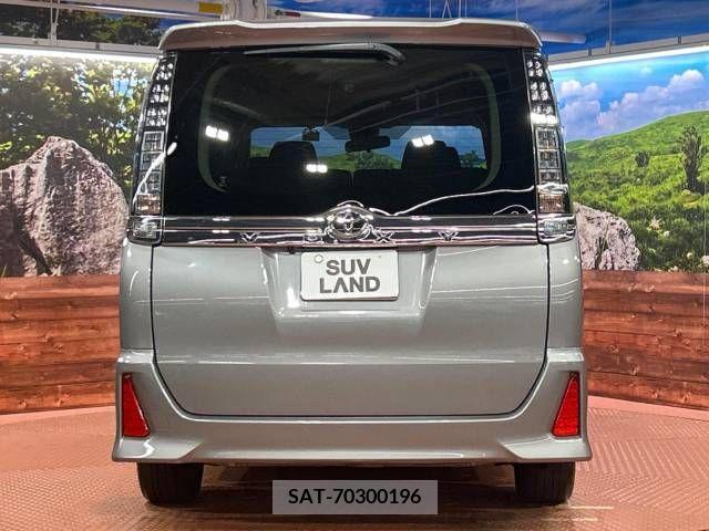 Toyota VOXY 2017-03 288974-12