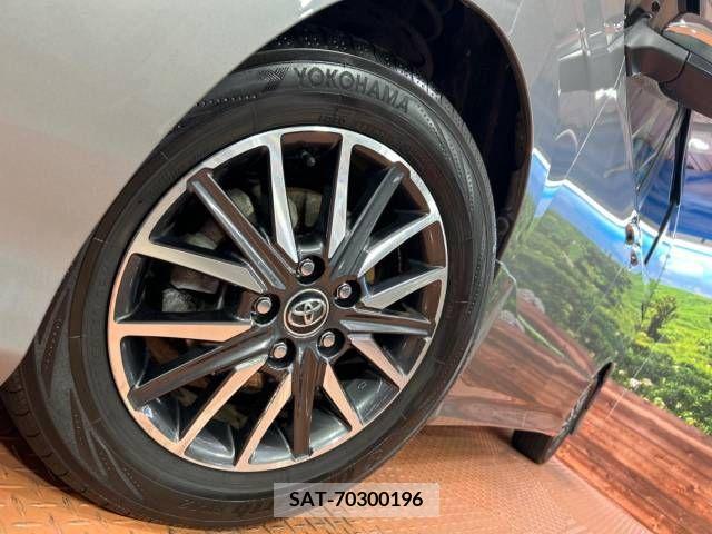 Toyota VOXY 2017-03 288974-17